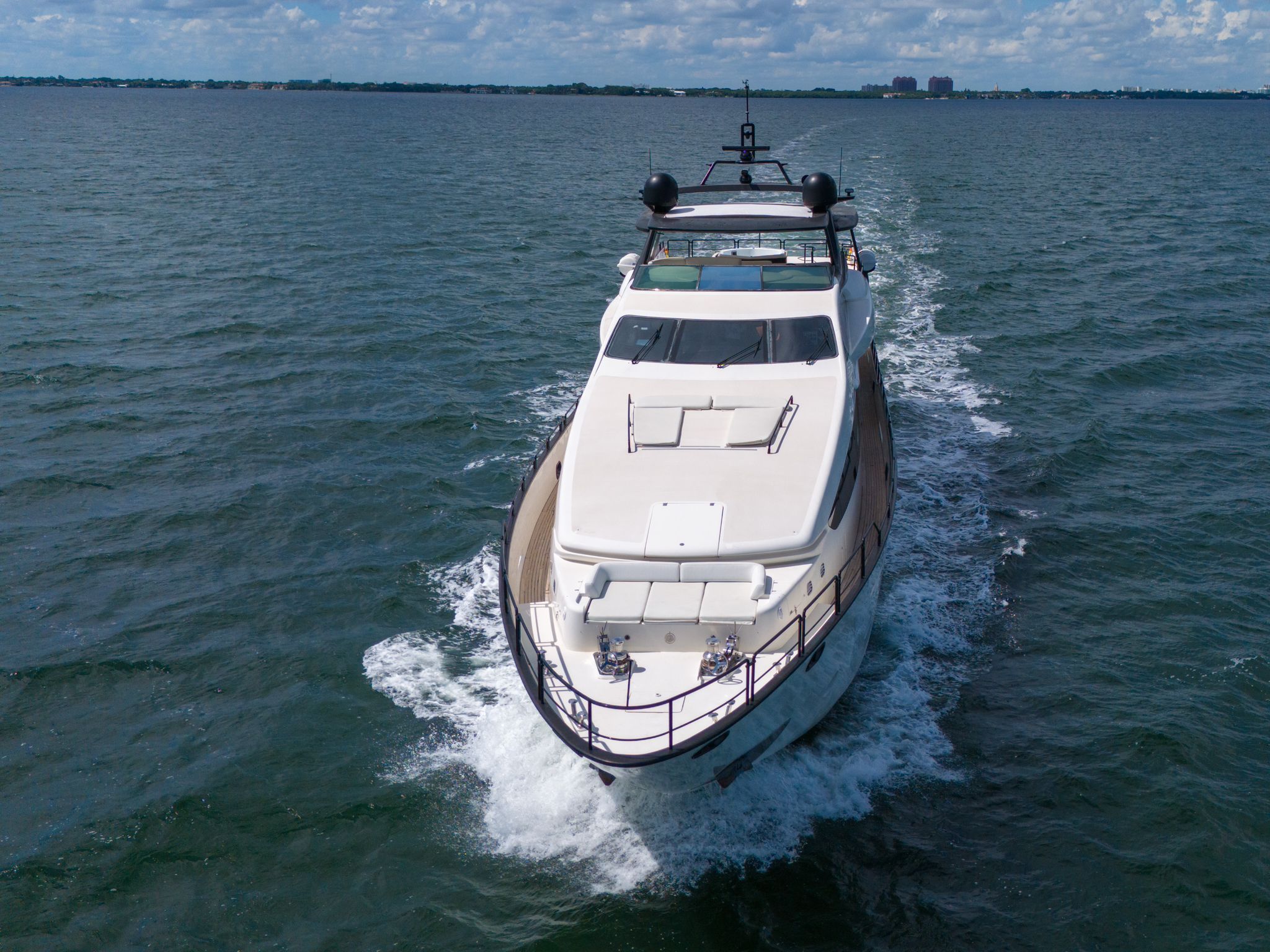116ft Azimut