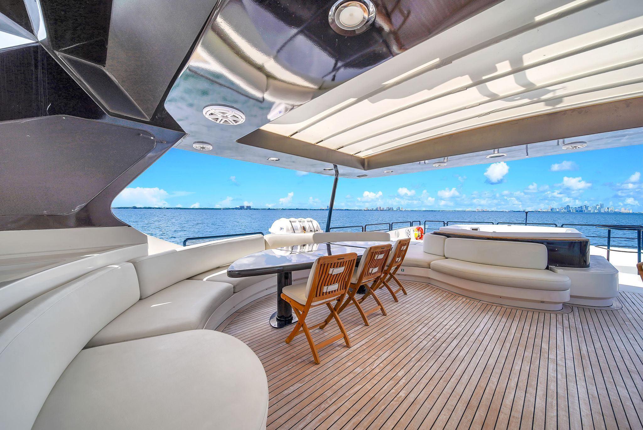 116ft Azimut