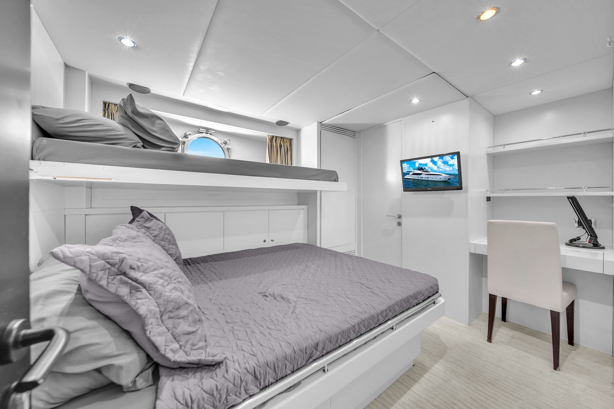 116ft Azimut