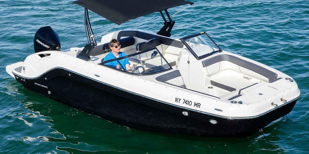 22ft 2023 Bayliner