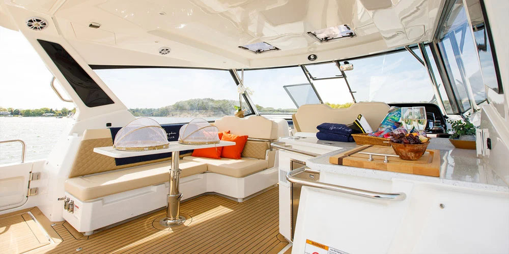 36ft 2023 Aquila Catamaran + Seabob