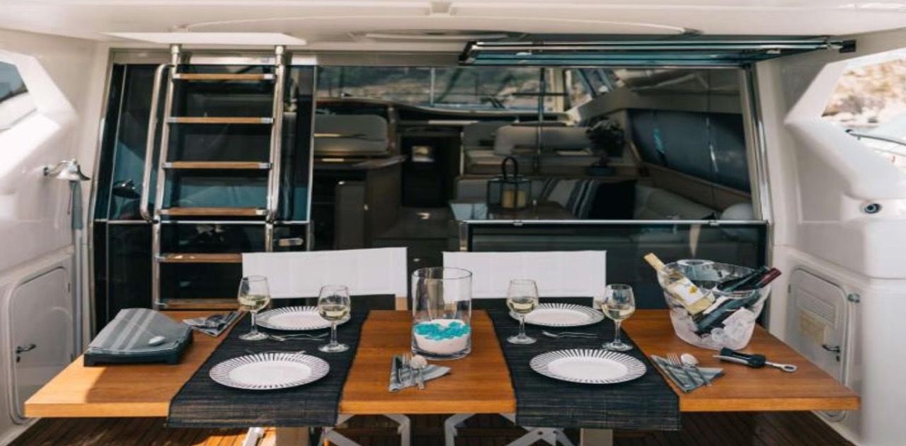 53ft FERRETTI FLYBRIDGE