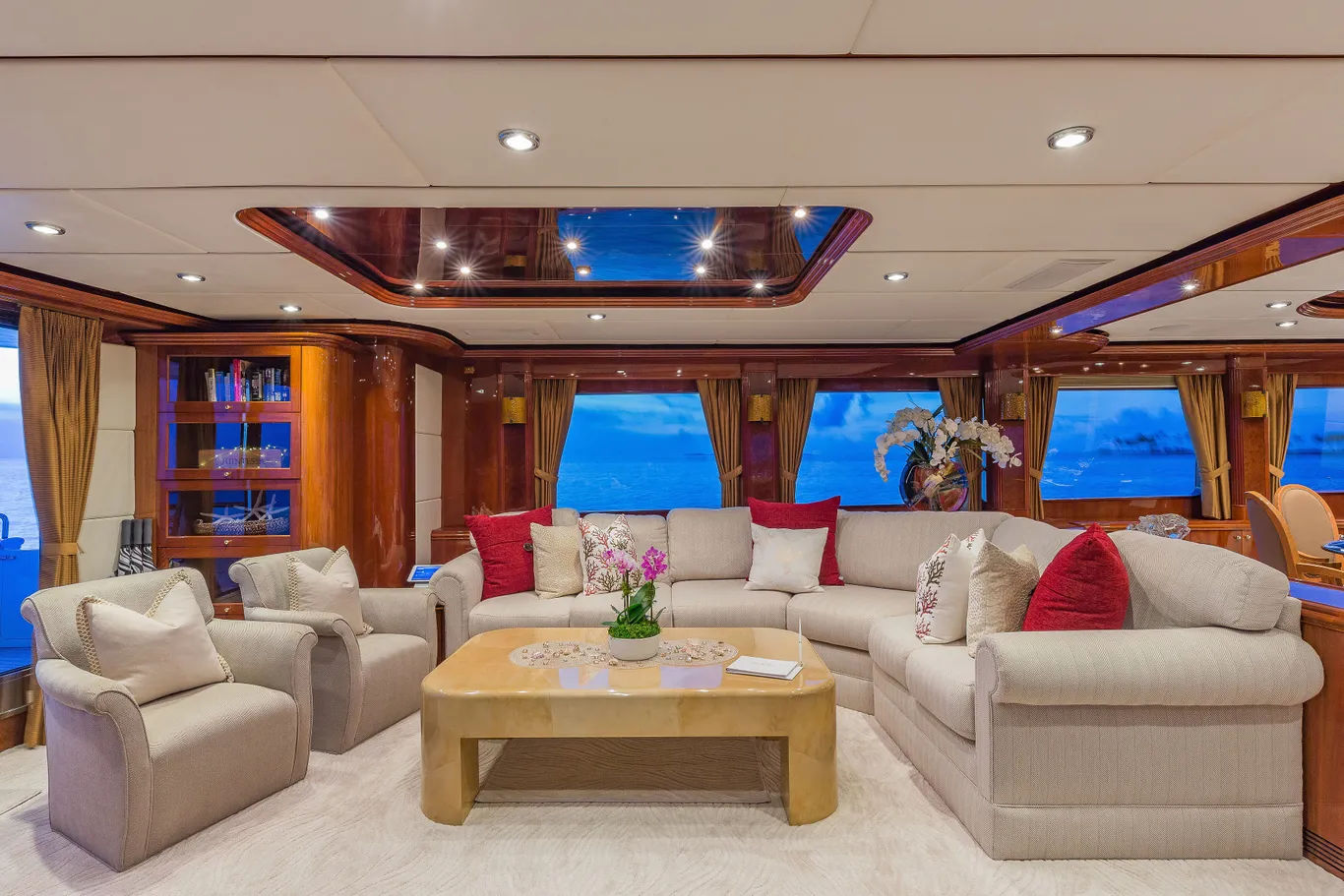 105ft AQUA w/Jacuzzi