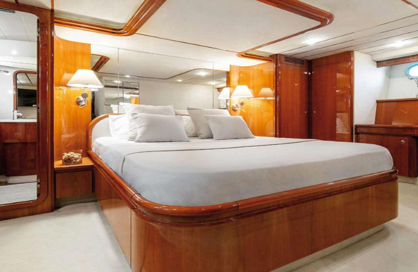 68ft FERRETTI 68 FLYBRIDGE