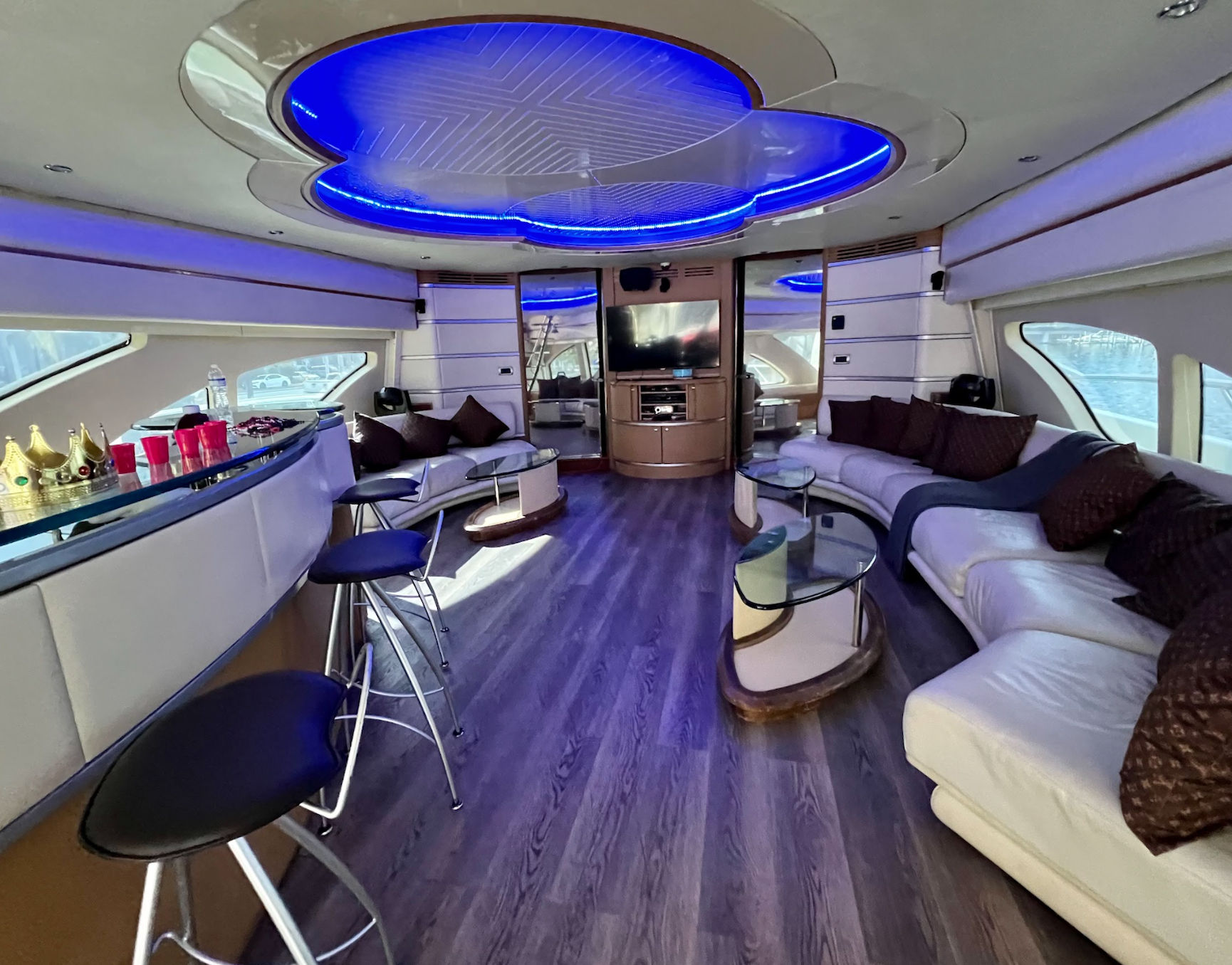 100ft Azimut w/ Jacuzzi, Club, & Water Toys