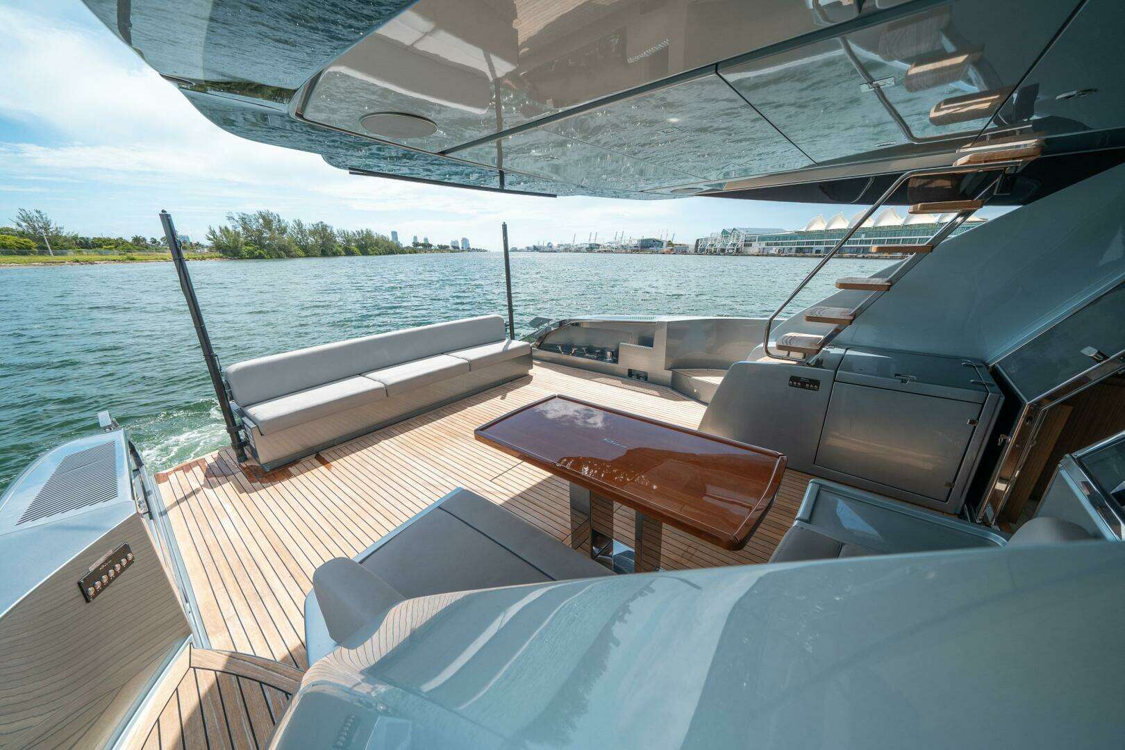 Riva 76