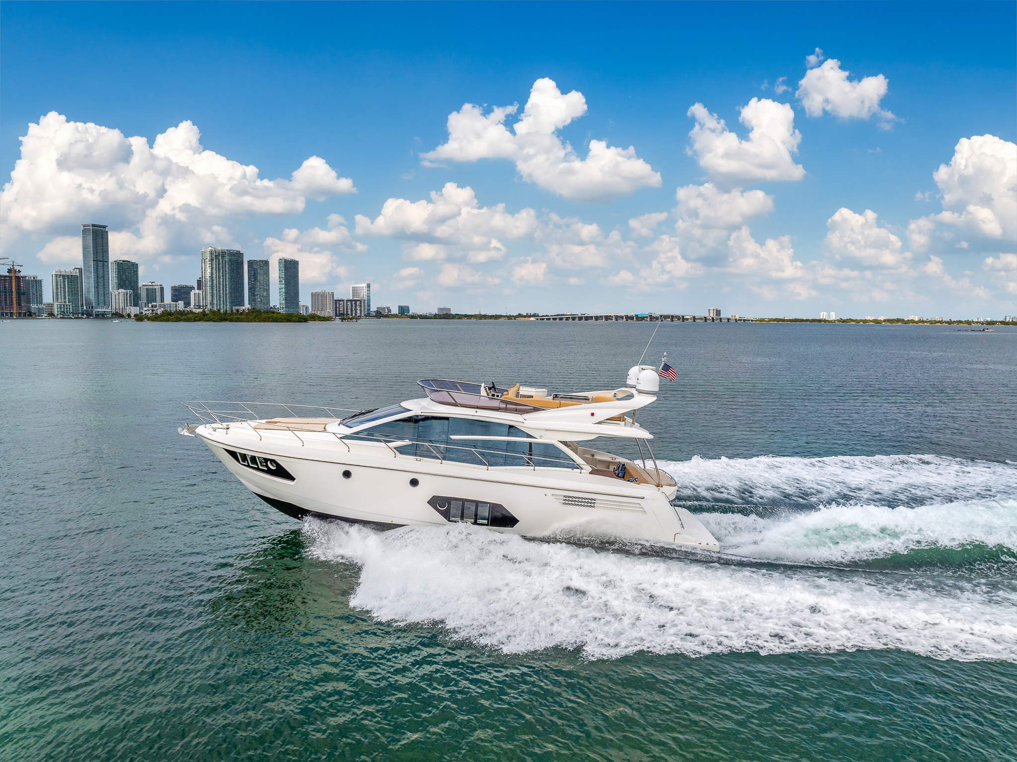 Absolute Flybridge 70