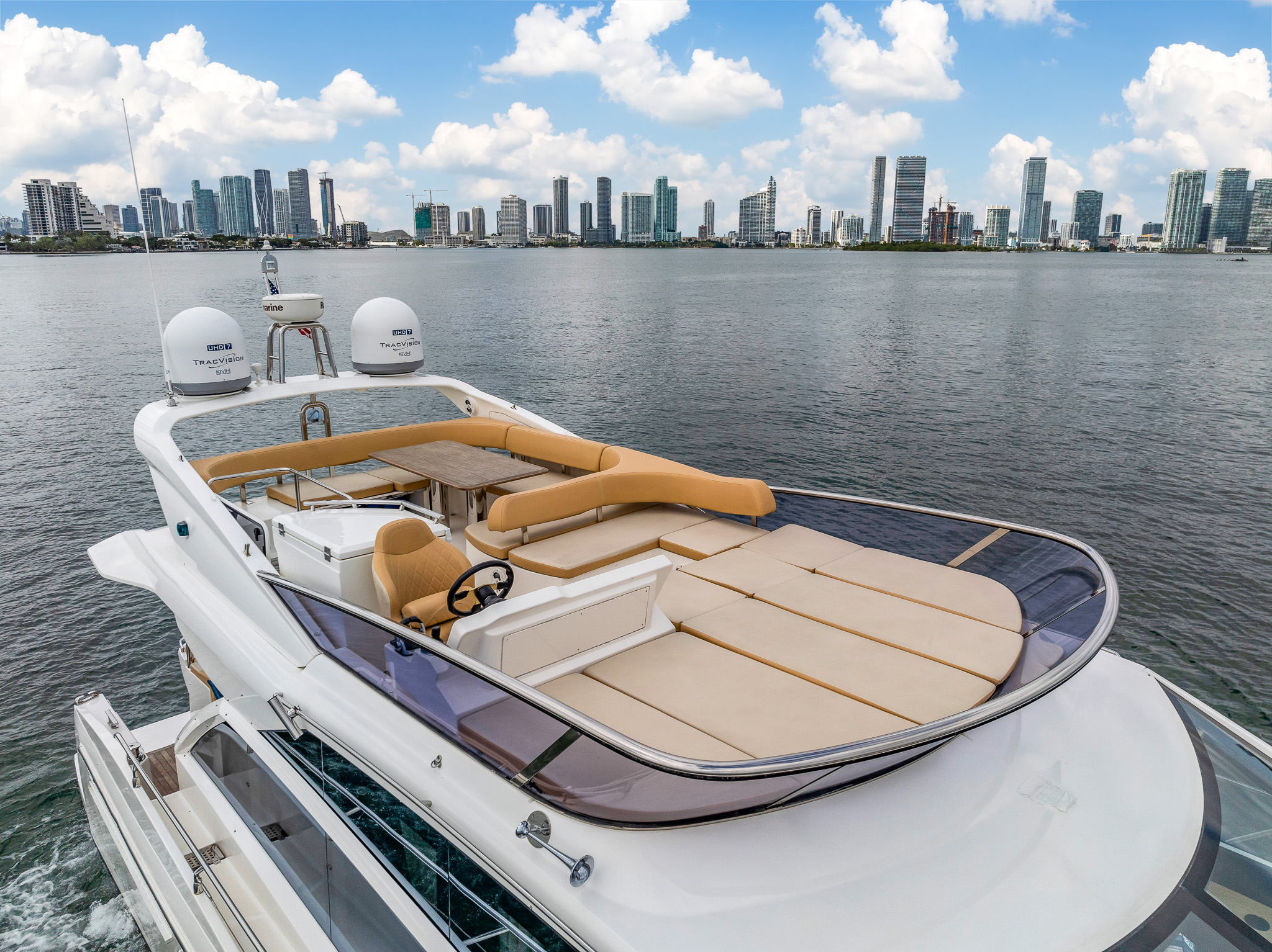 Absolute Flybridge 70