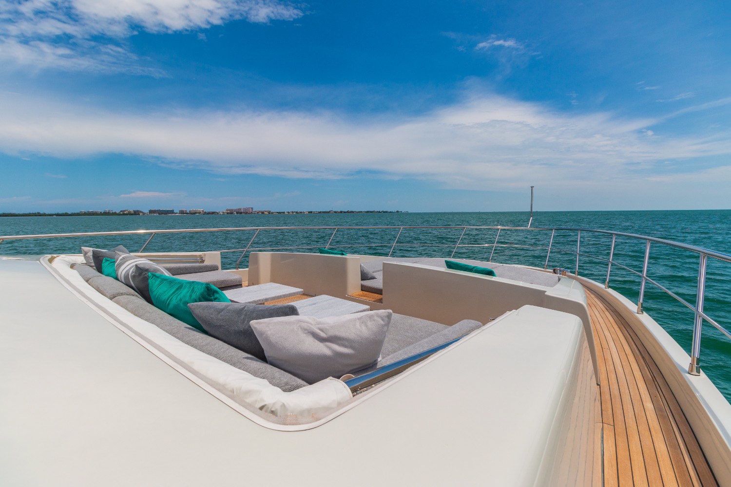 Azimut Flybridge 103