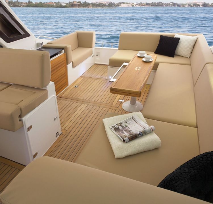 40' Sealine + Water Toys