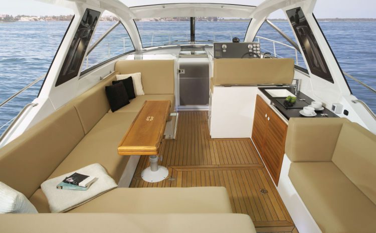 40' Sealine + Water Toys