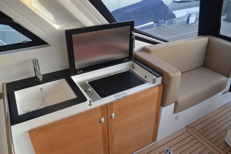 40' Sealine + Water Toys