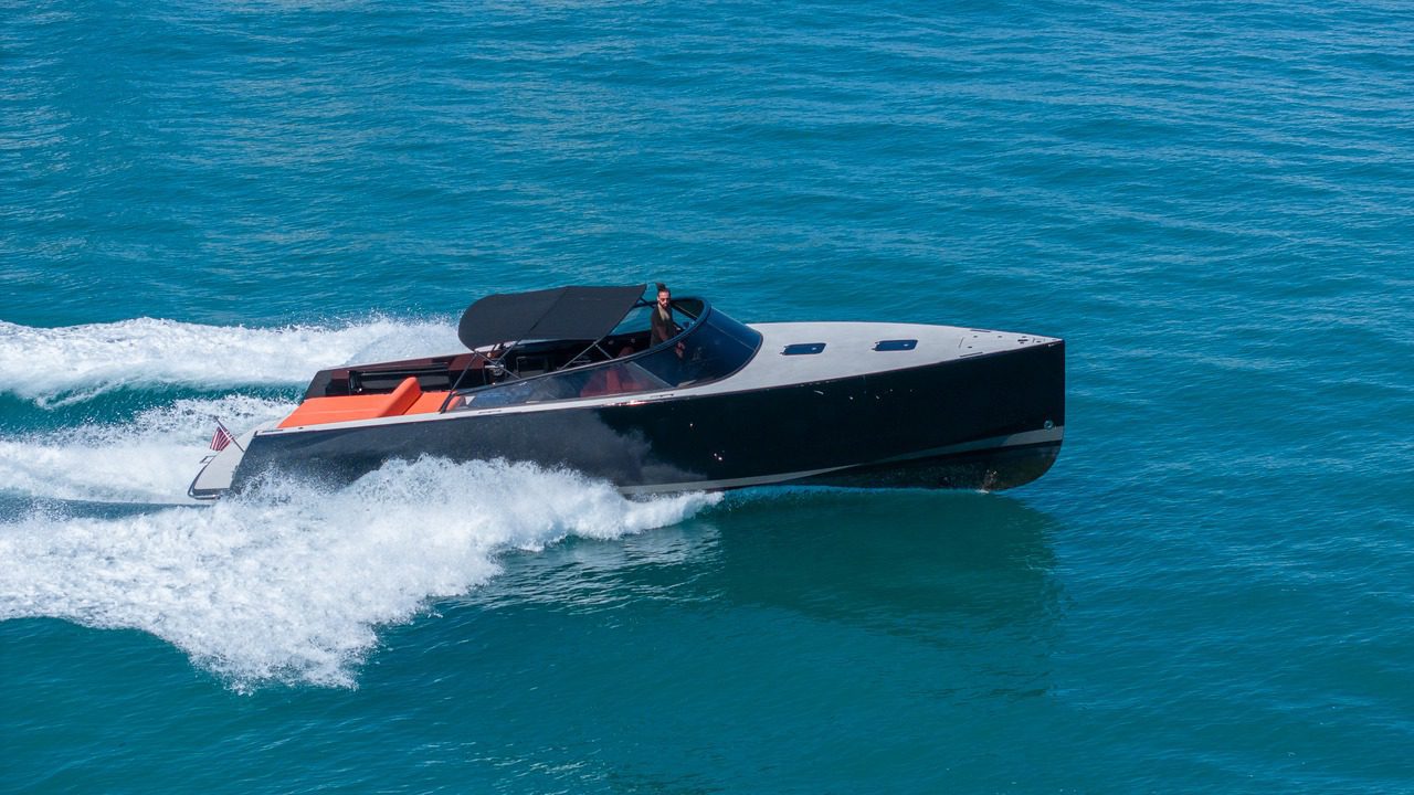40' VanDutch + Water Toys