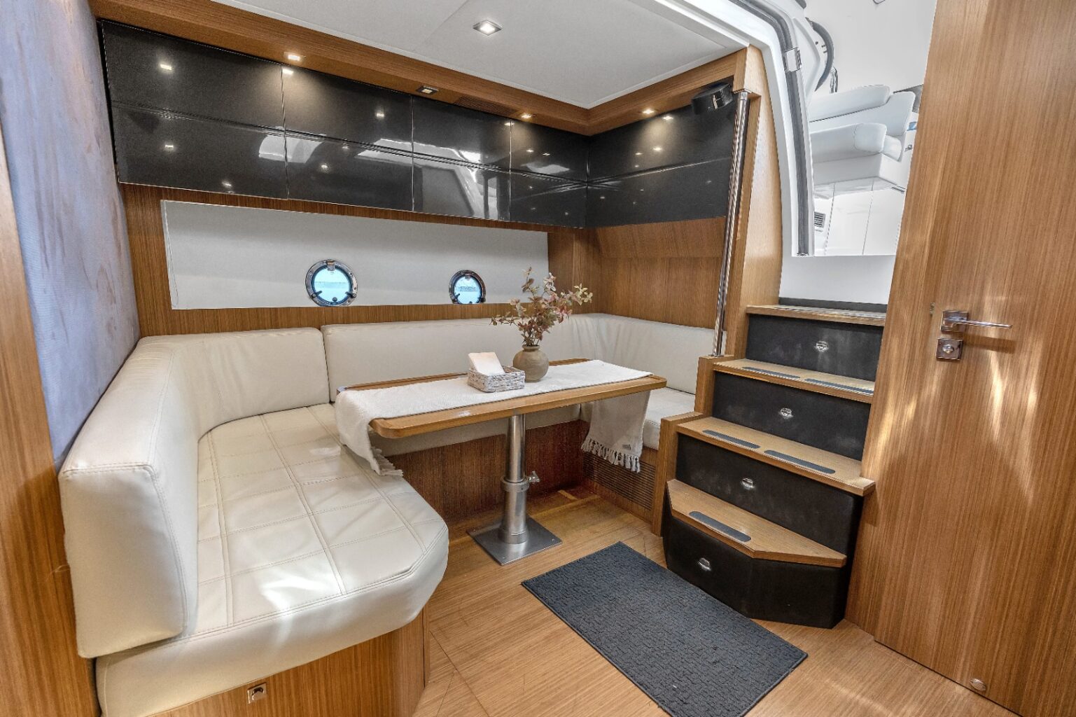 48' Azimut Atlantis + Jetski 1Hr