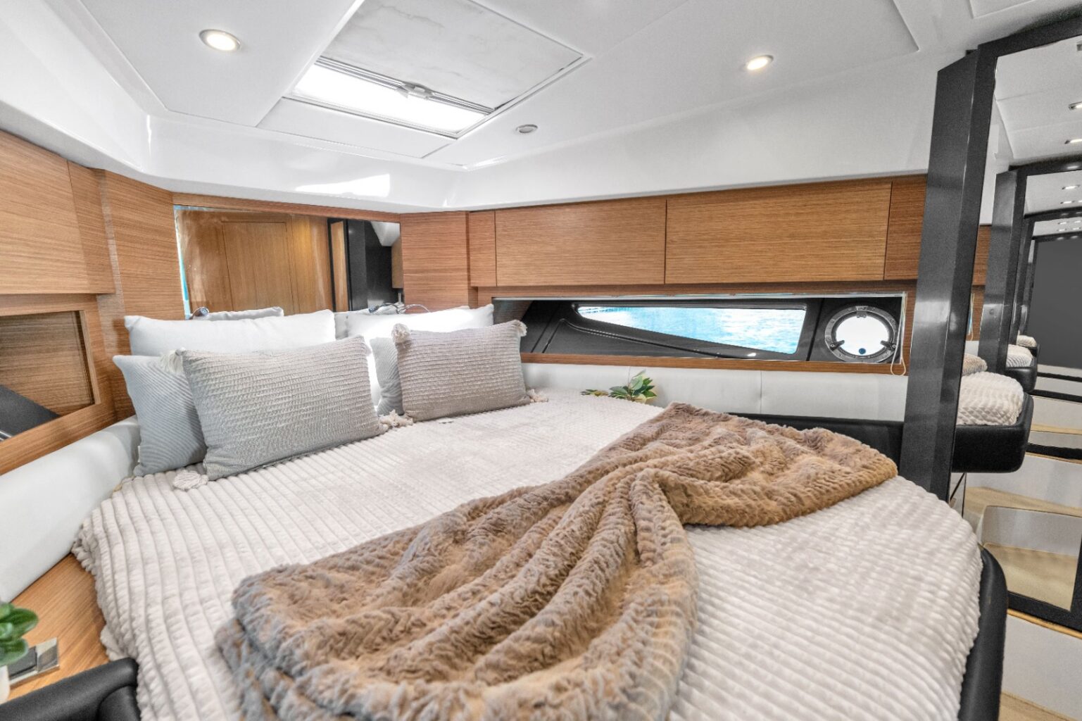 48' Azimut Atlantis + Jetski 1Hr