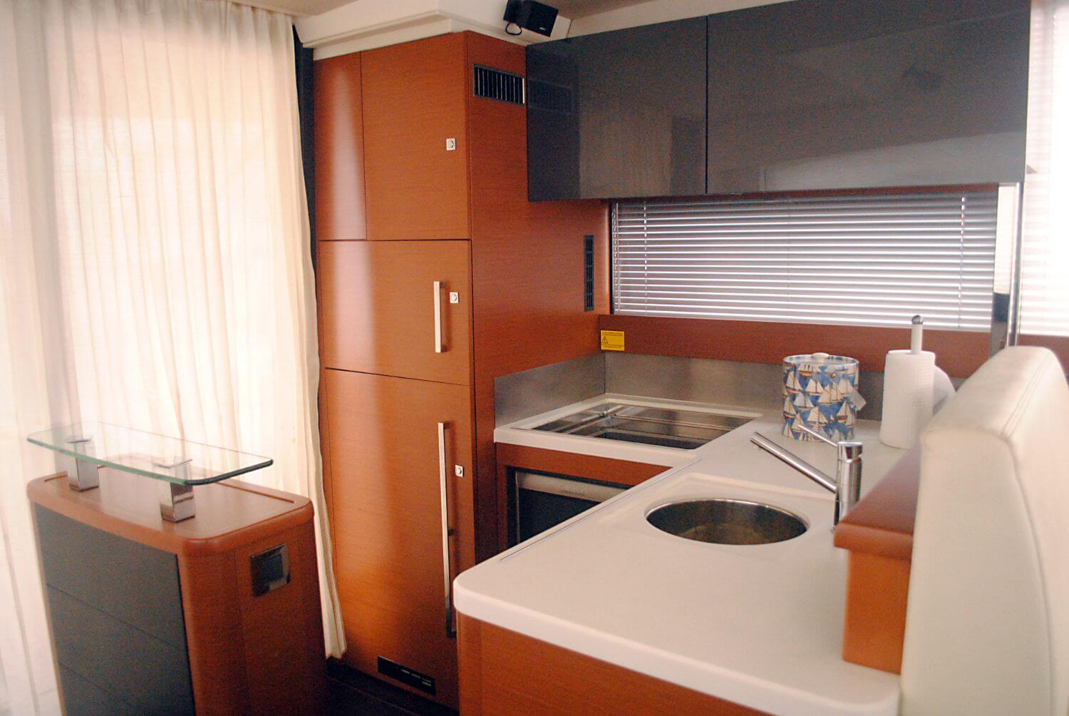 50' Prestige Flybridge