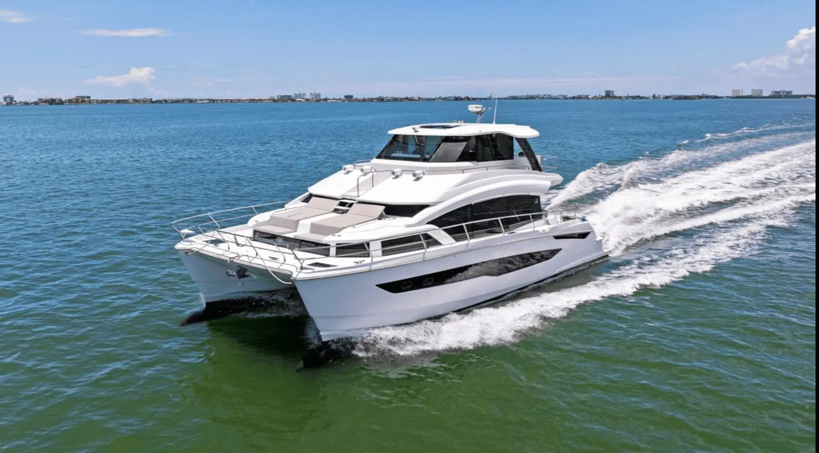 54' Aquila Lux Cat
