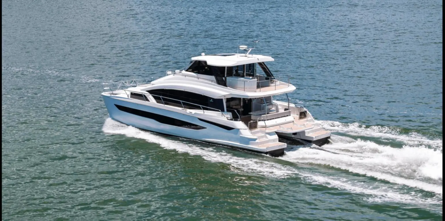 54' Aquila Lux Cat