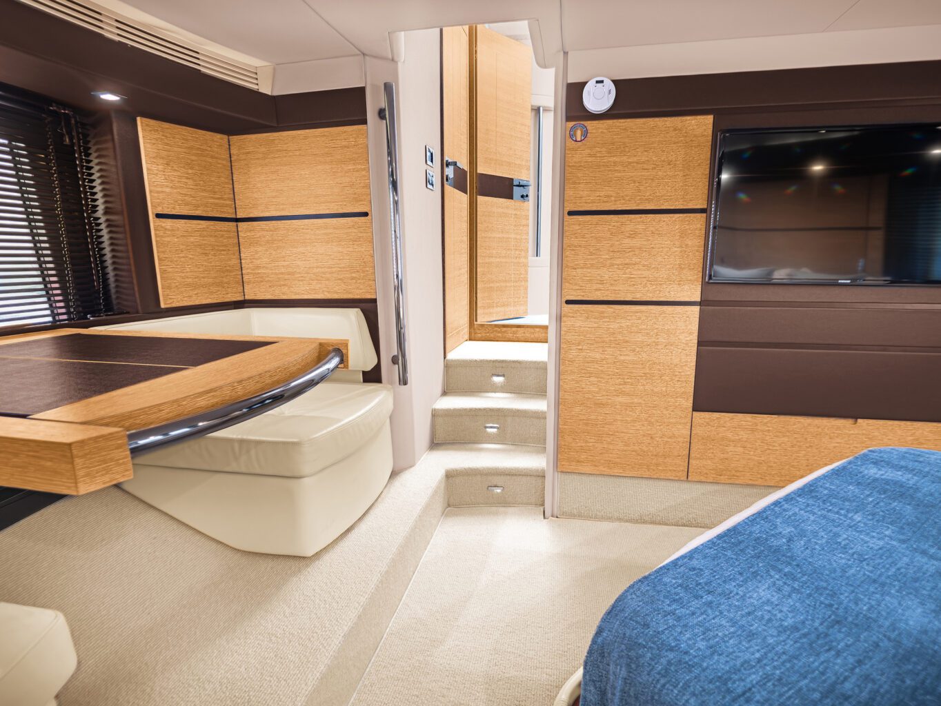 54' Azimut + Water Toys