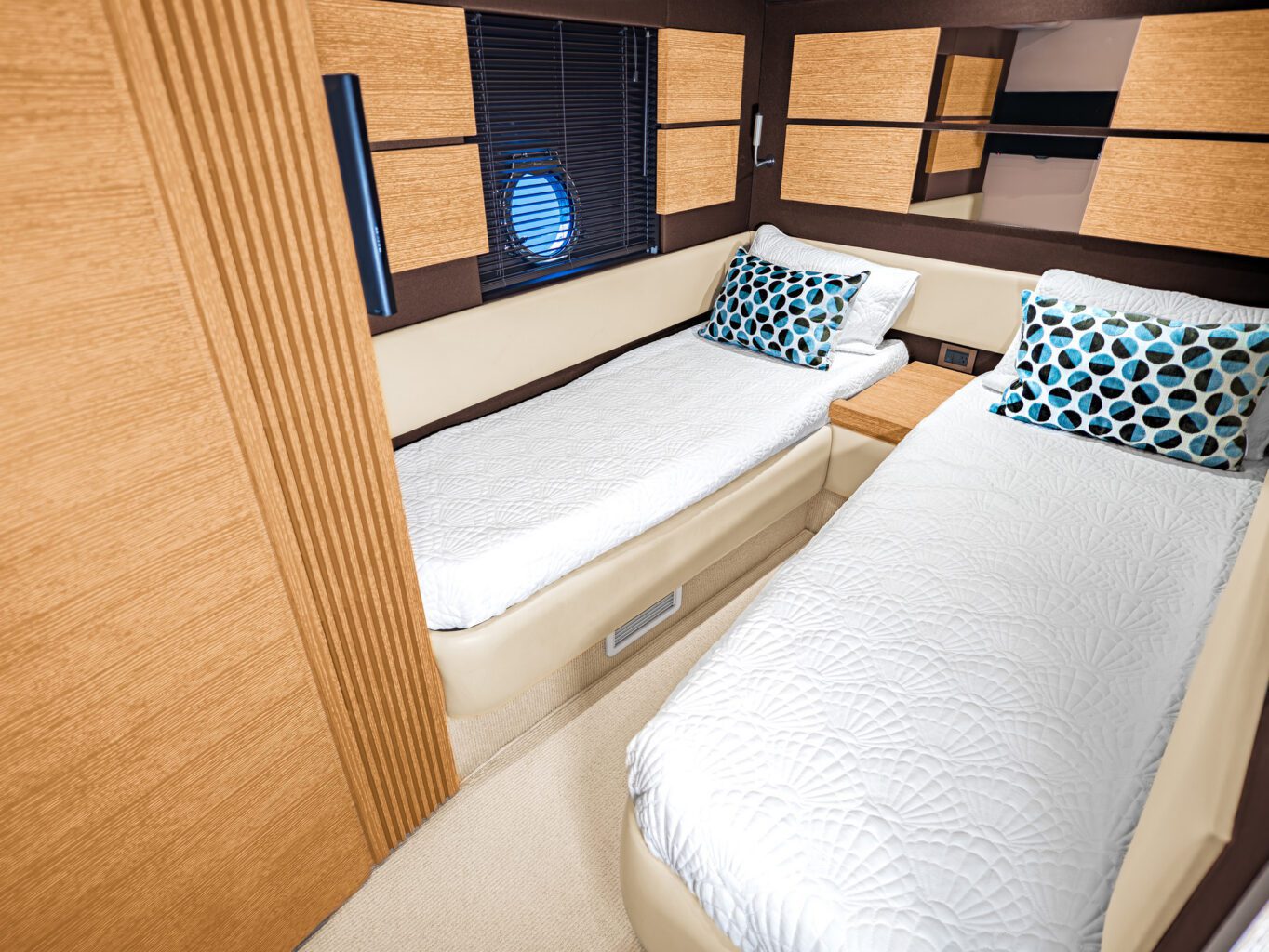 54' Azimut + Water Toys