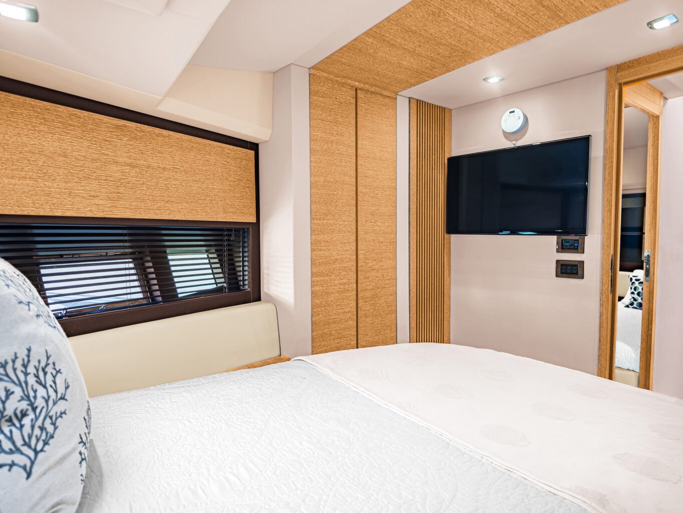 54' Azimut + Water Toys