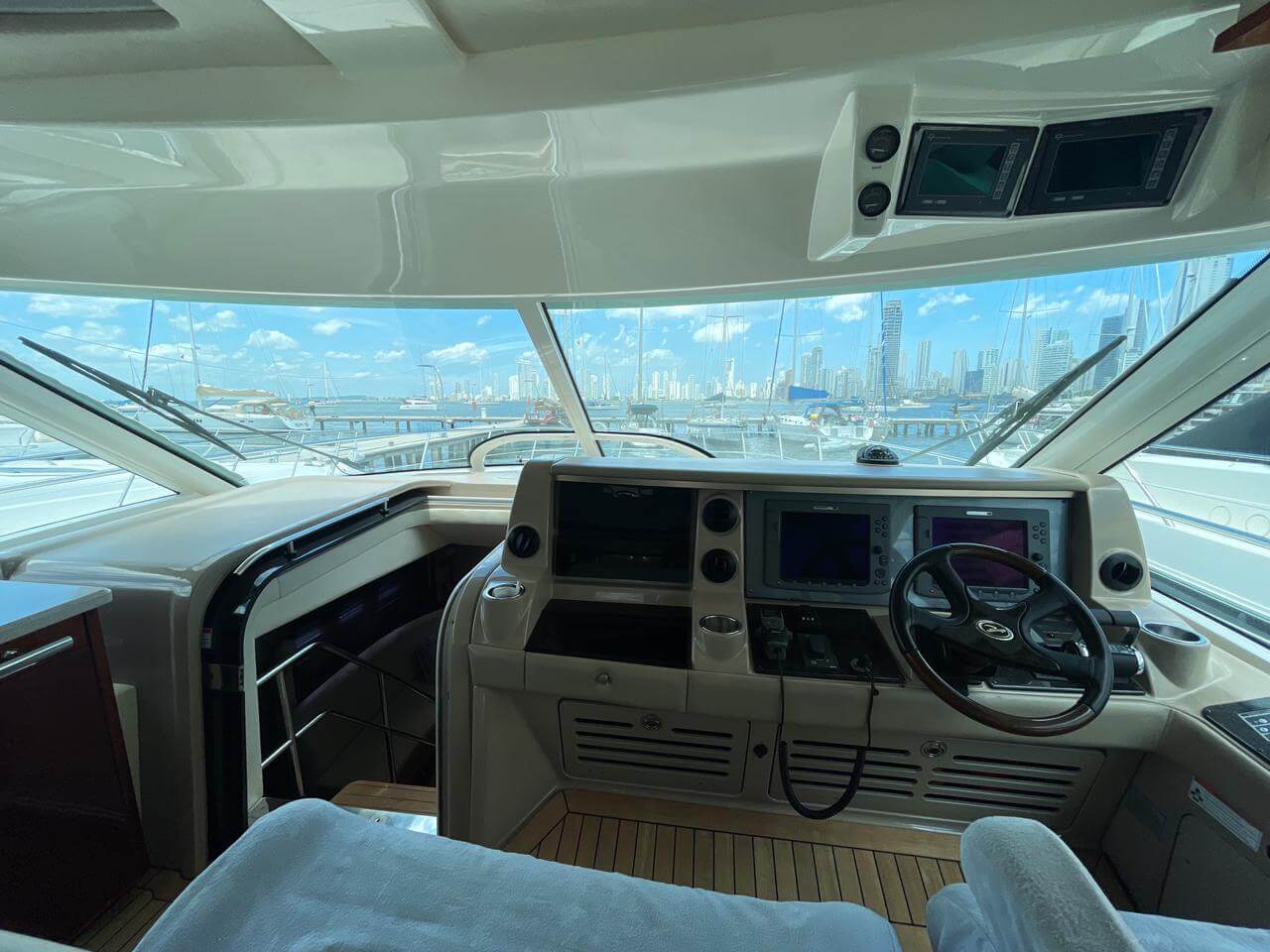 62' Sea Ray Sundancer