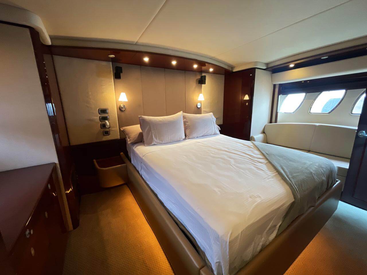 62' Sea Ray Sundancer