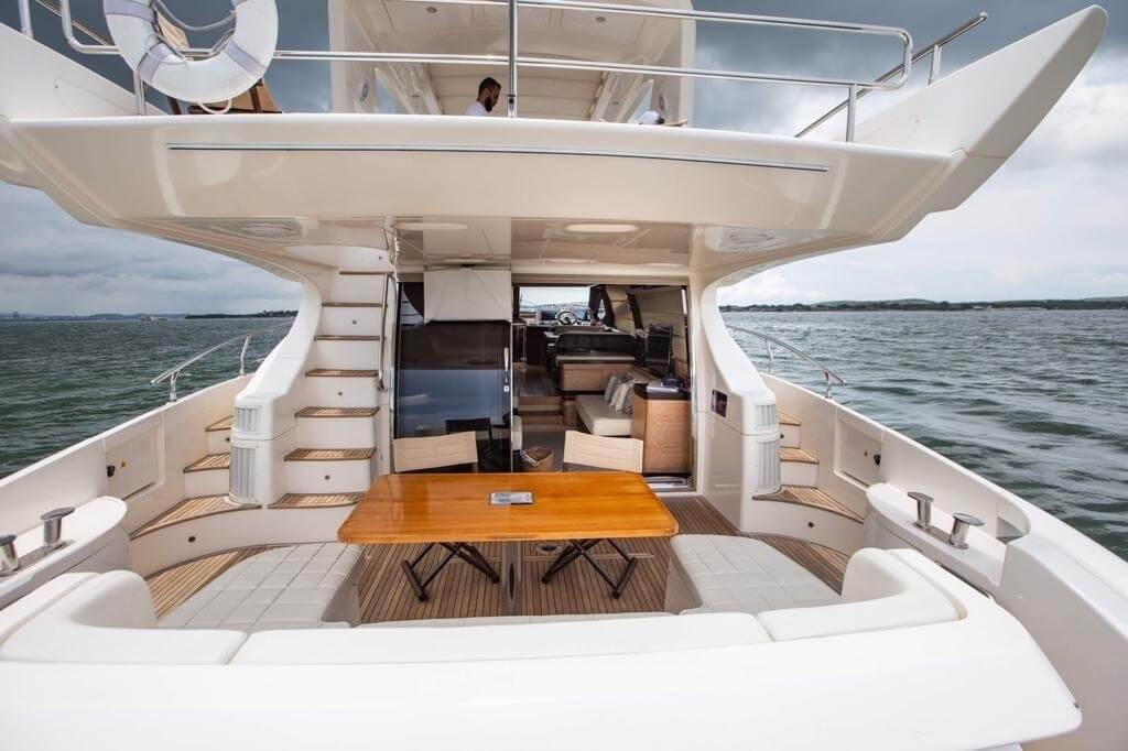 64' Azimut Fly
