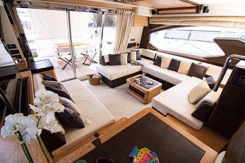64' Azimut Fly