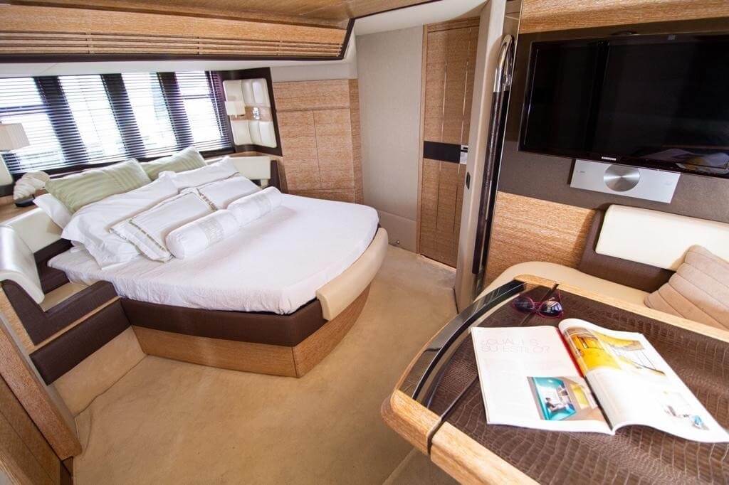 64' Azimut Fly