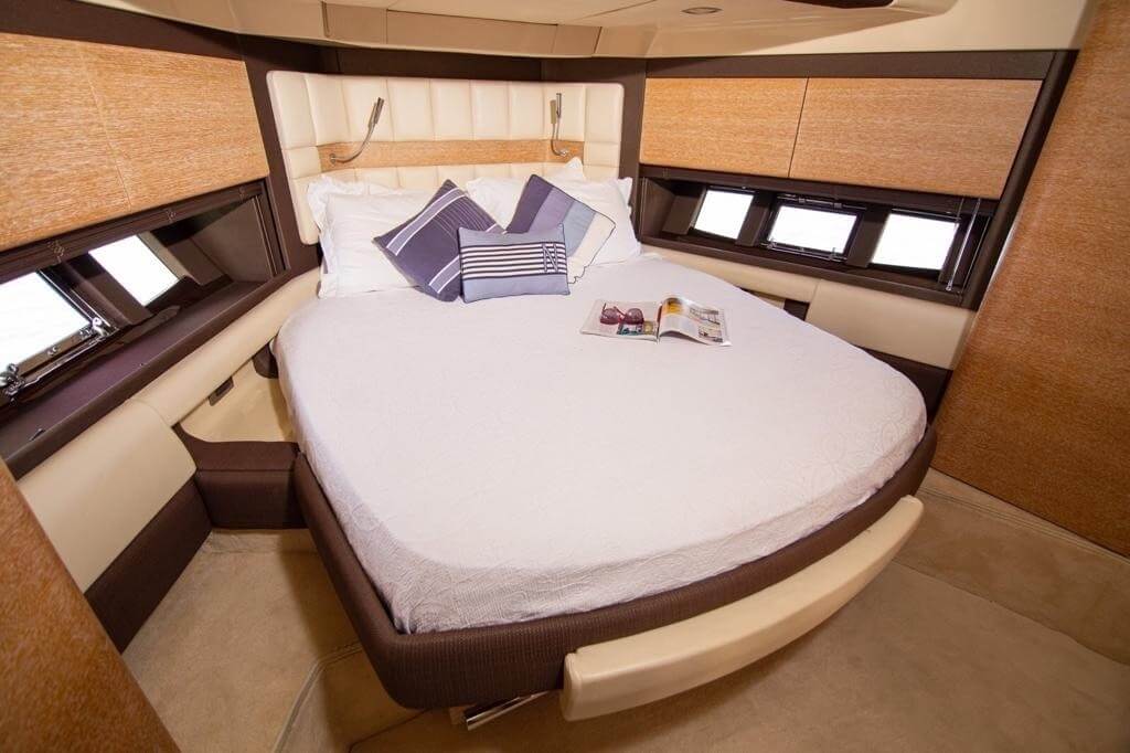 64' Azimut Fly