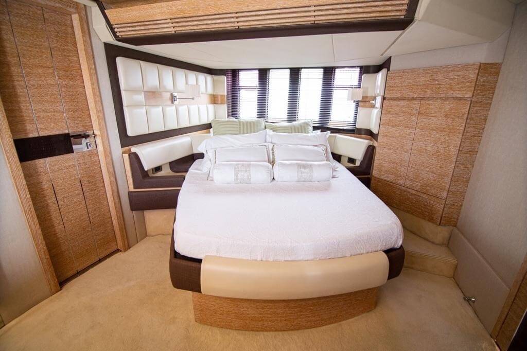 64' Azimut Fly