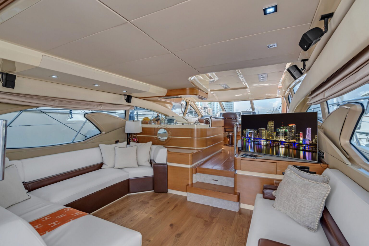 65' Azimut + Water Toys + Jetski 1Hr