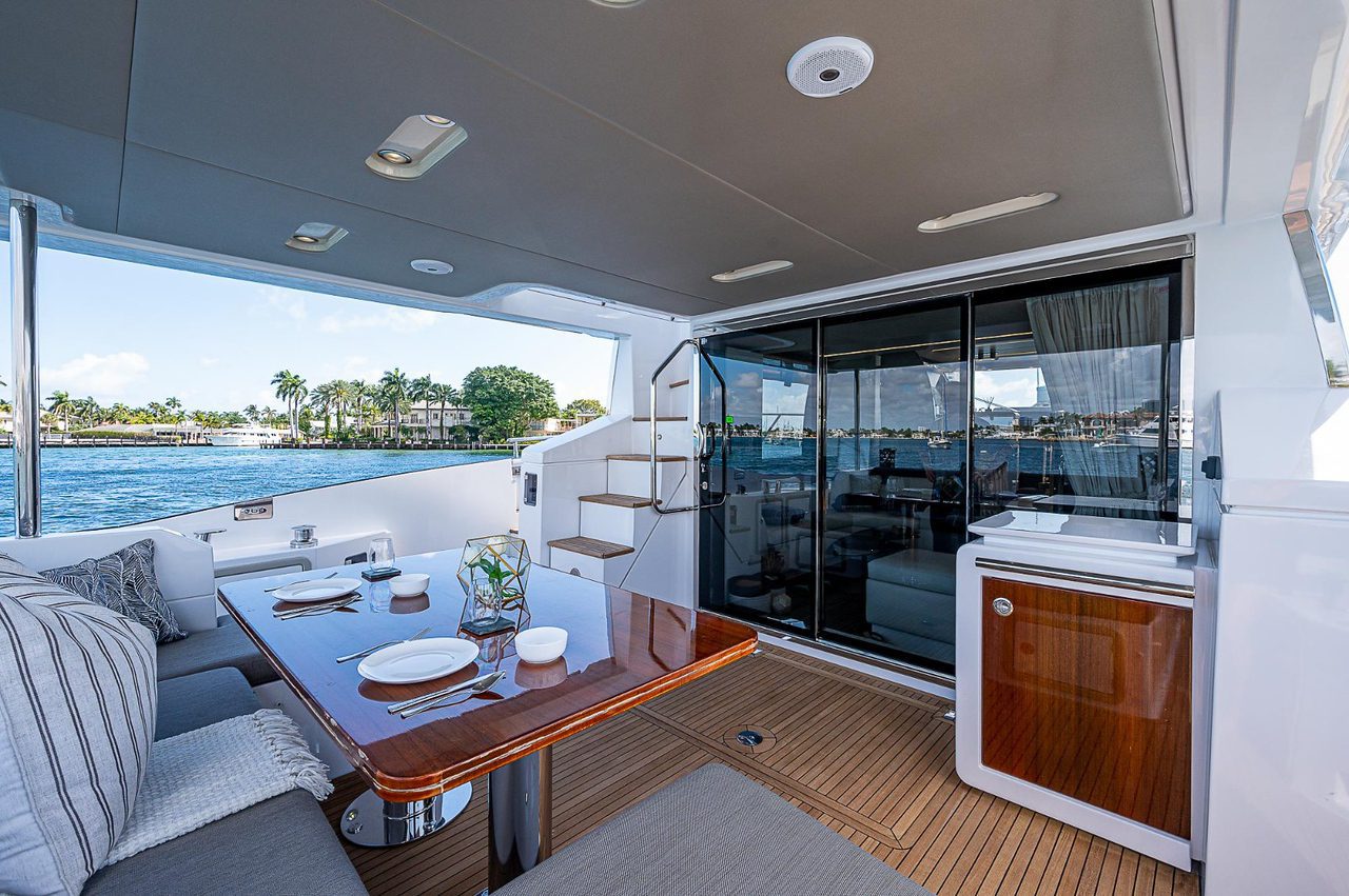 66' Azimut + Water Toys