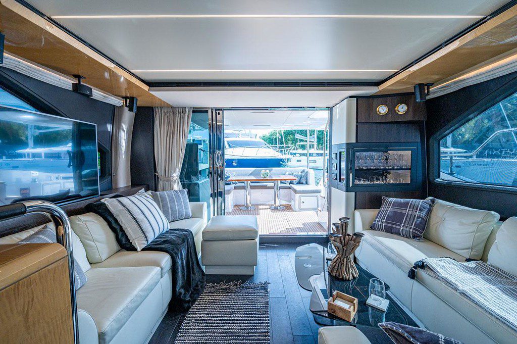 66' Azimut + Water Toys