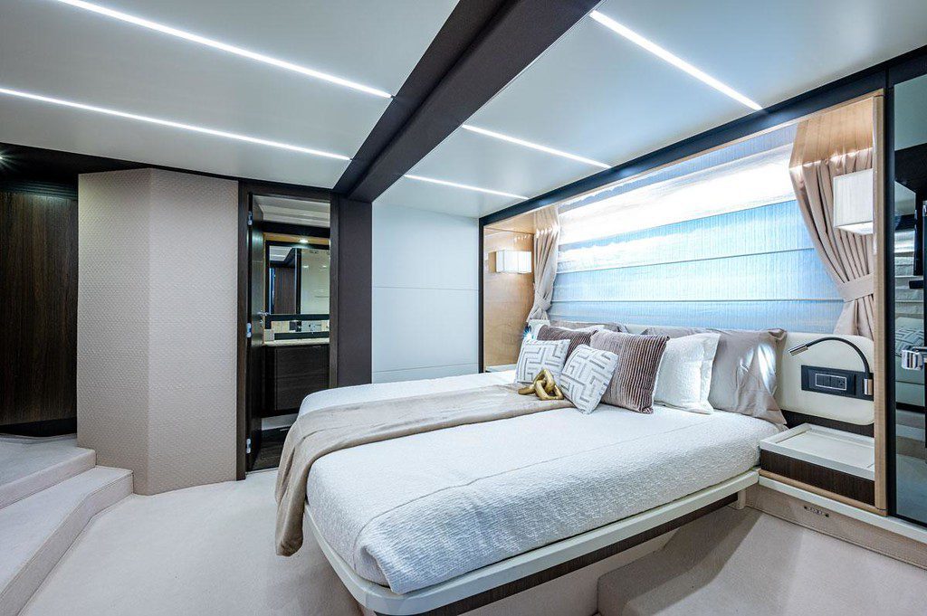 66' Azimut + Water Toys