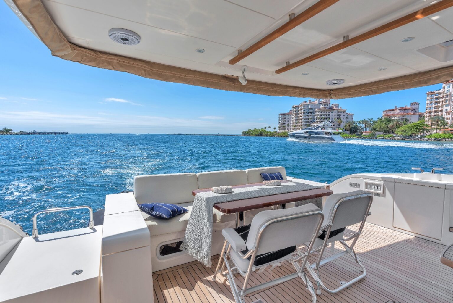 66' Fairline + Water Toys + Jetski 1Hr