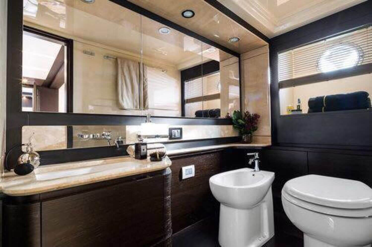 68' Azimut Flybridge
