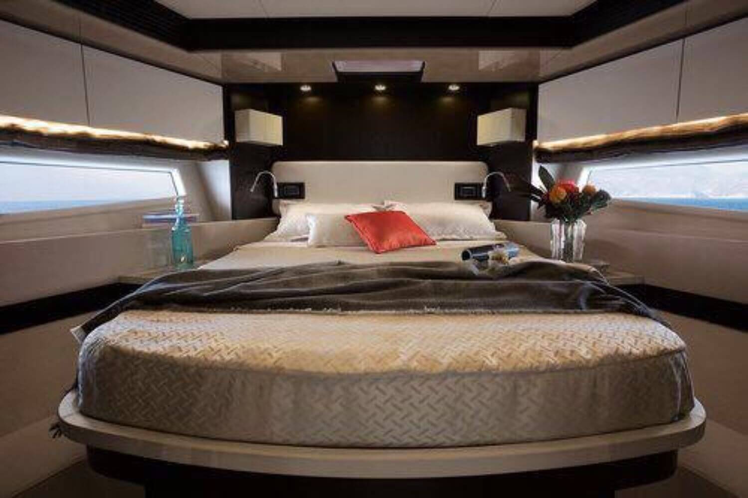 68' Azimut Flybridge