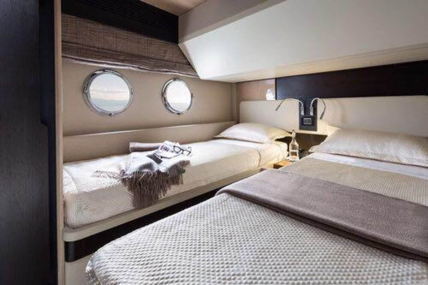 68' Azimut Flybridge
