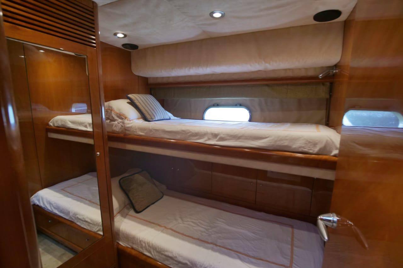 83' Sunseeker Flybridge