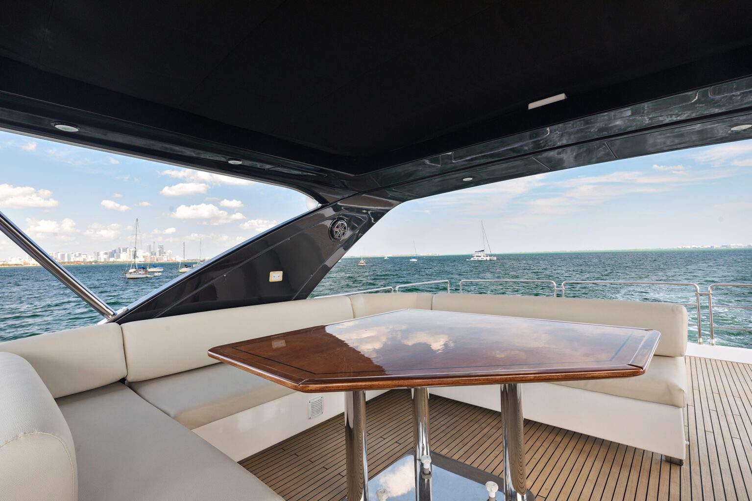 70' Azimut Fly + Water Toys