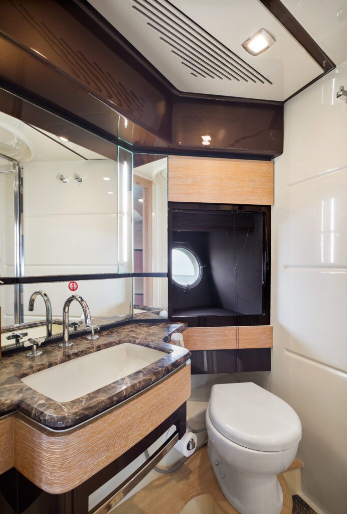 70' Azimut Fly + Water Toys