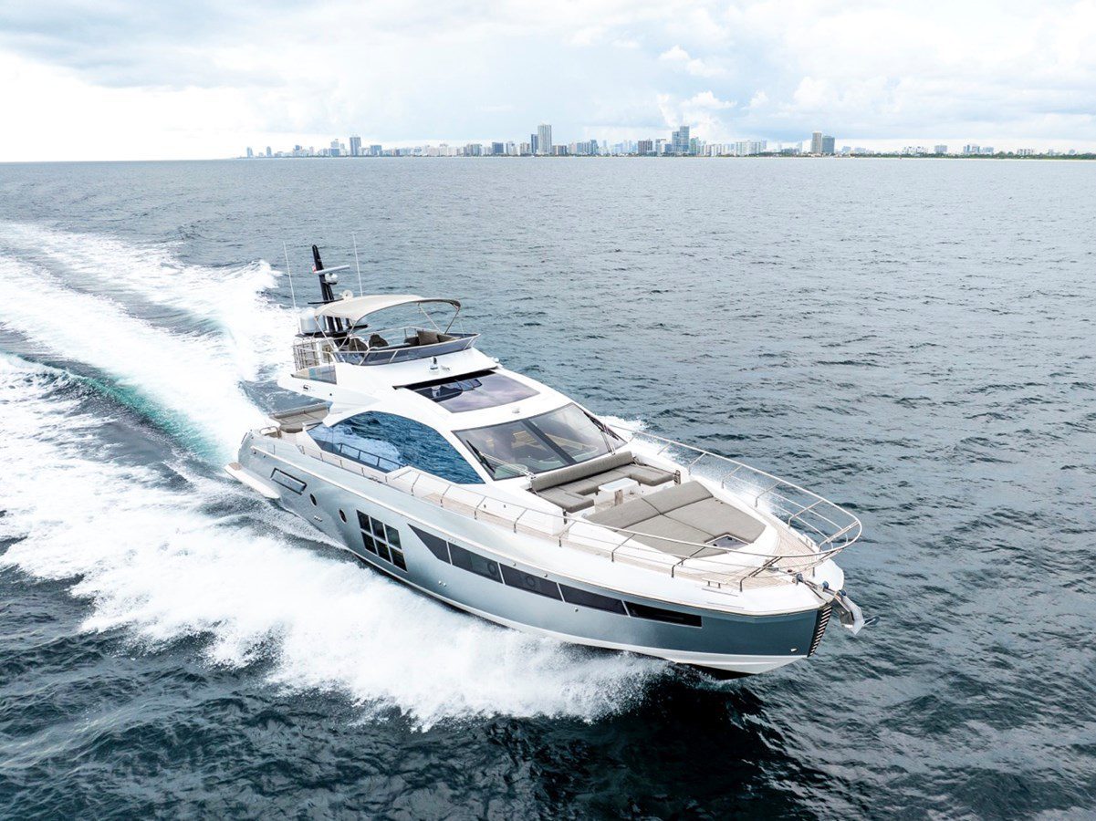 72' Azimut D + Water Toys