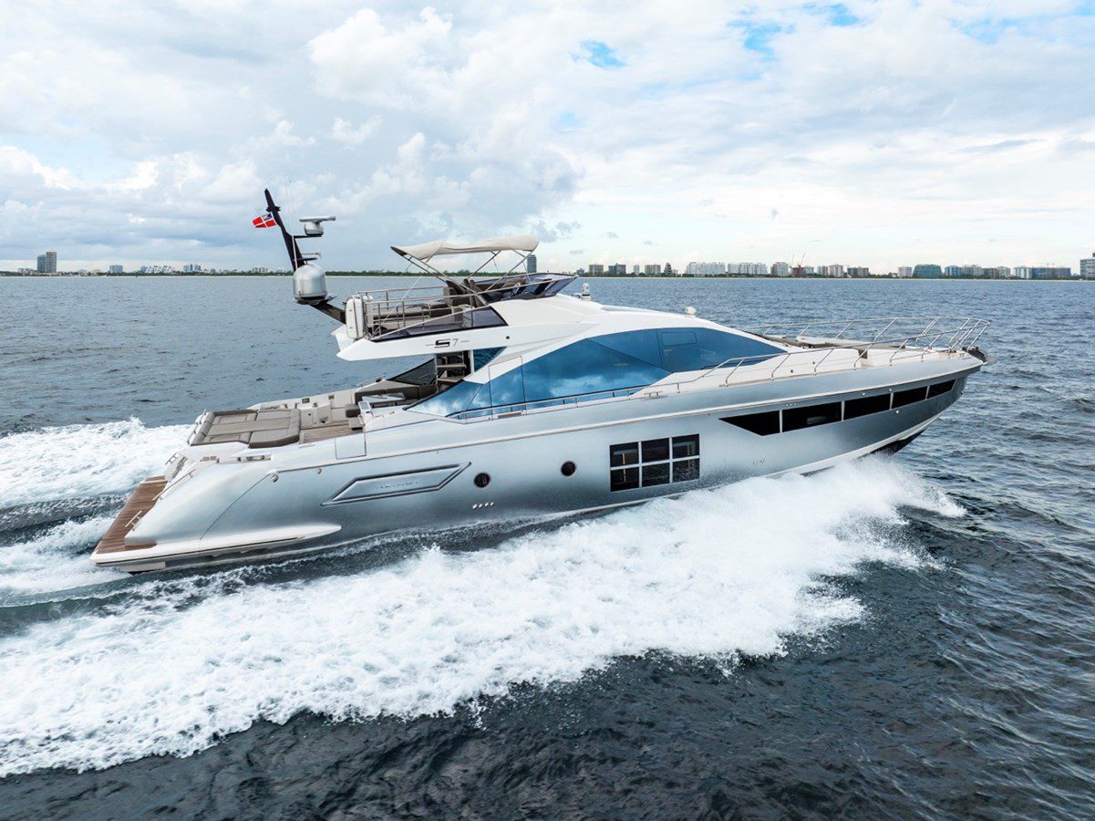 72' Azimut D + Water Toys