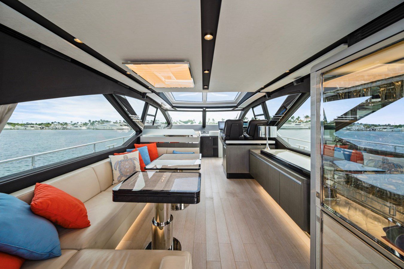 72' Azimut D + Water Toys