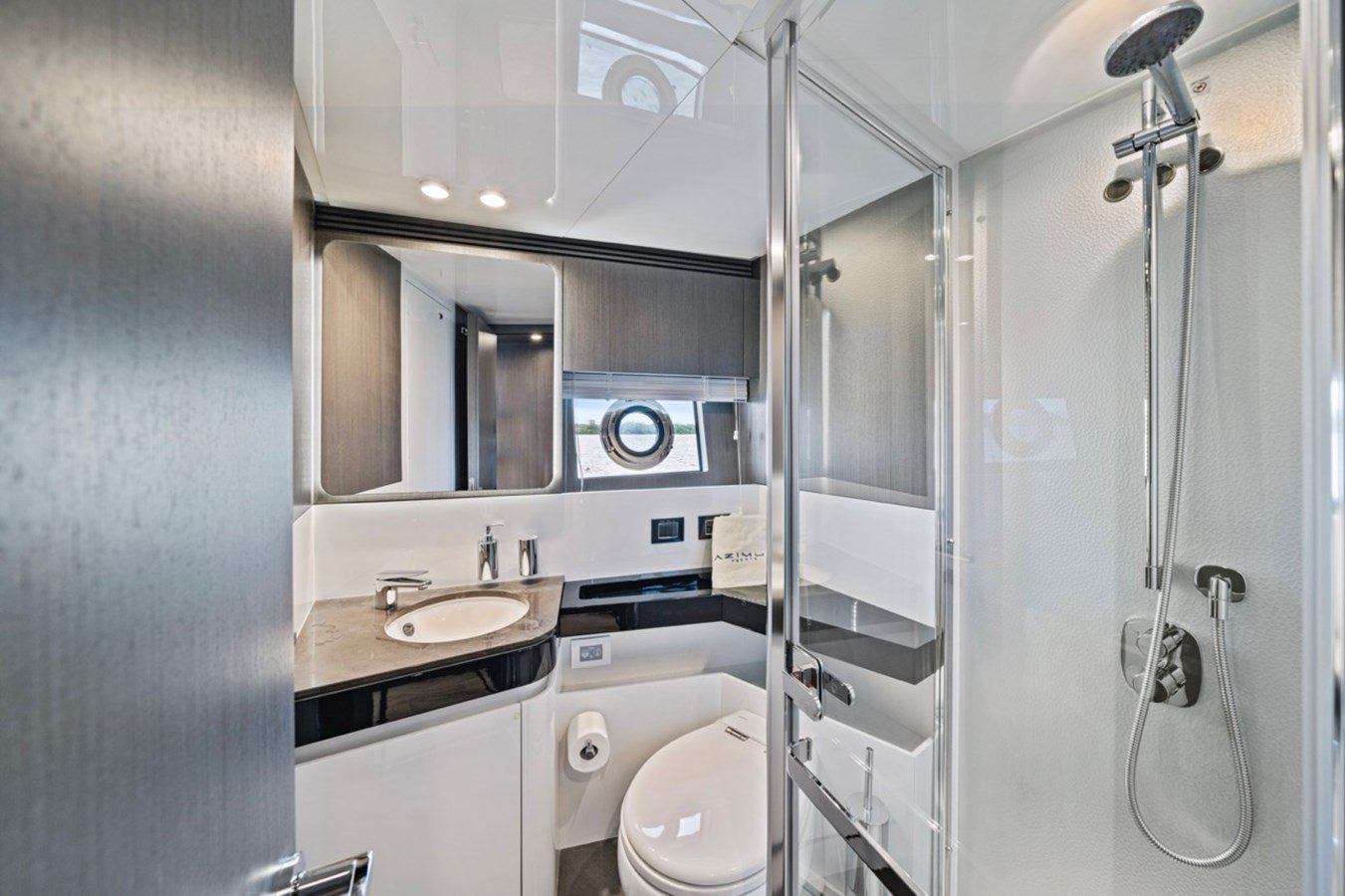 72' Azimut D + Water Toys