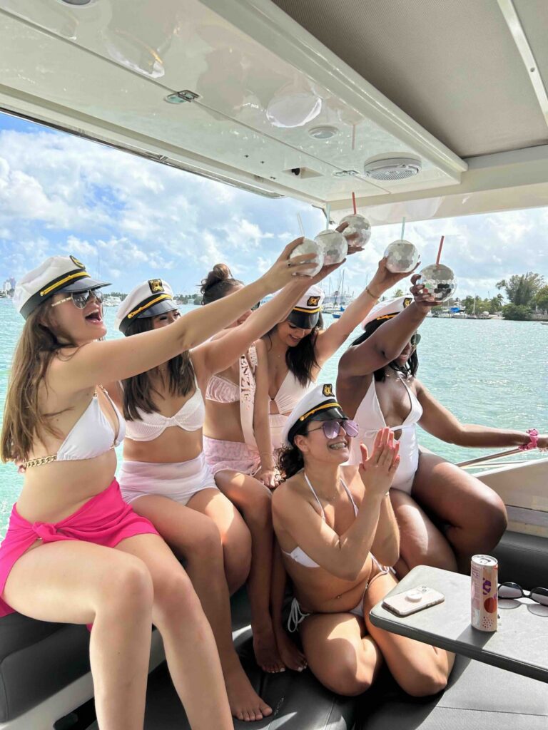 72' Azimut D + Water Toys