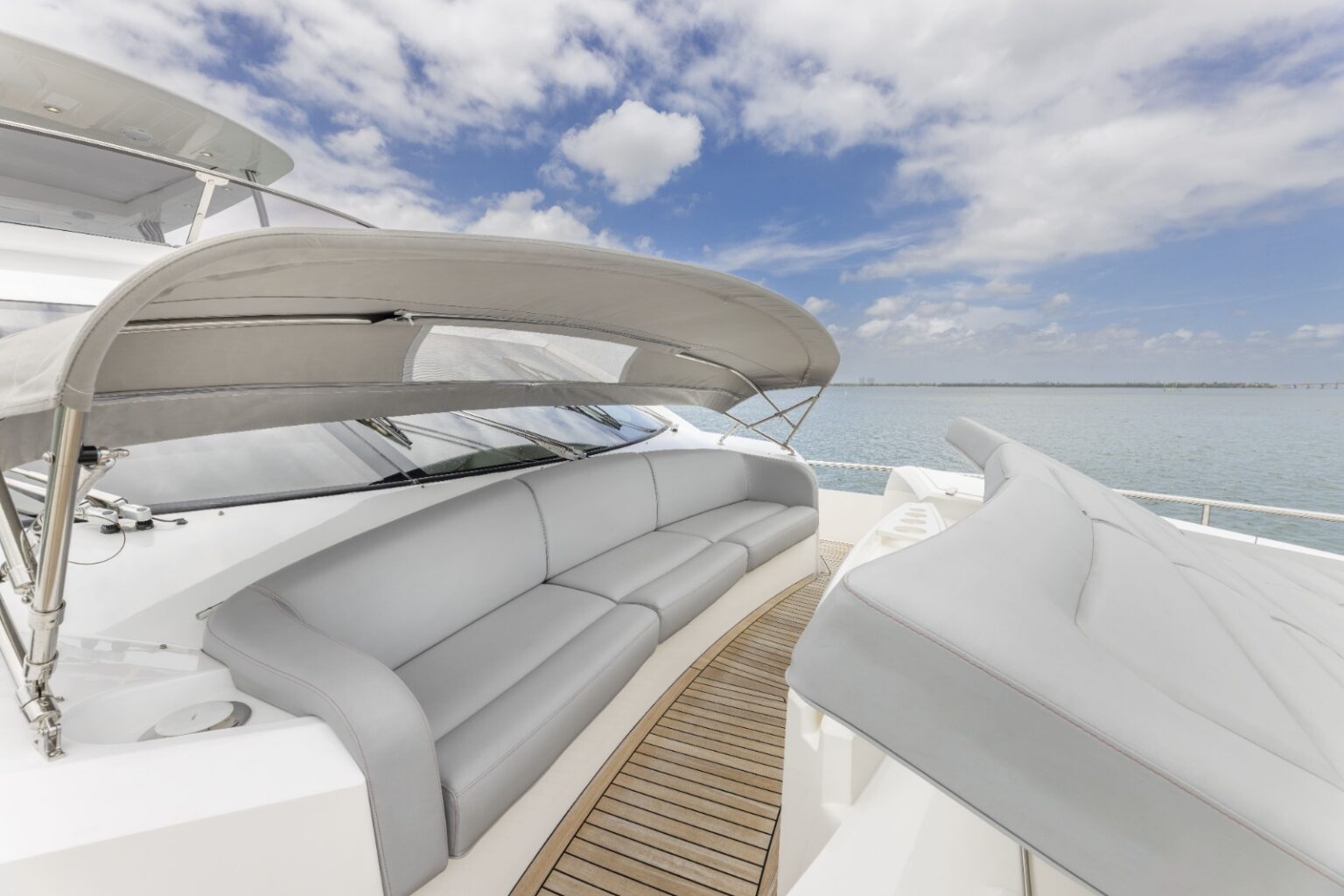 78' Sunseeker + Water Toys