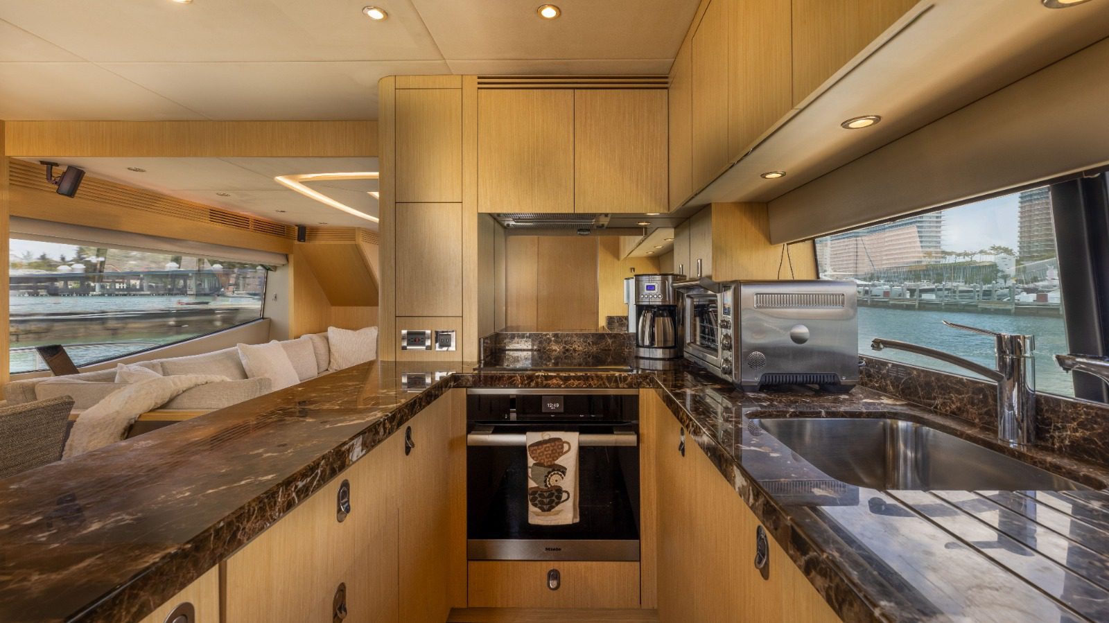 78' Sunseeker + Water Toys